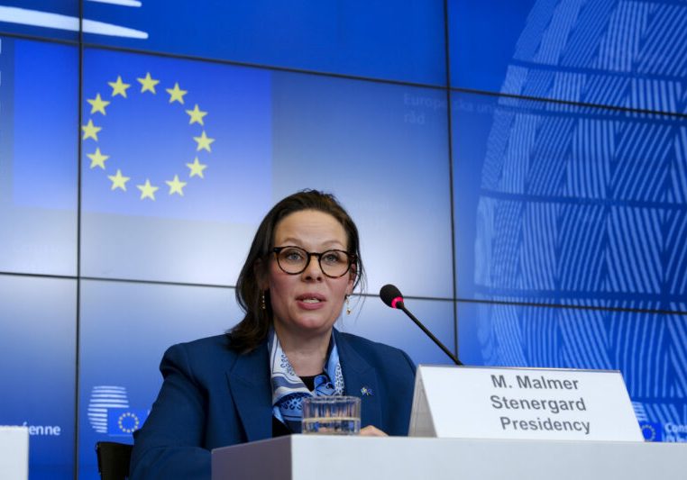Die EU-Innenminister erzielten bei der formellen Ratstagung in Luxemburg einen Durchbruch: Einigung über raschere und effektivere Asylverfahren und vereinfachte Zulassung von Arbeitsmigration. Die Ratsvorsitzende, Schwedens Migrationsministerin Maria Malmer Stenegard gab Donnerstag abends die Einigung und Einzelheiten bekannt. Foto: Europäischer Rat