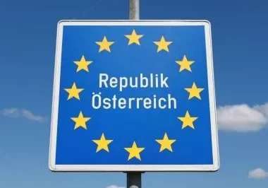Österreich ist nach Einschätzung der Bevölkerung das glücklichste Land in der EU ergibt laut Independent eine Erhebung von Eurostat, der Statistibehörde der Europäischen Union. Sogar unter 32 Staaten Europas liegt Östereich an zweiter Stelle, ganz knapp hinter der Schweiz. Foto: pixelio/Oliver Weber