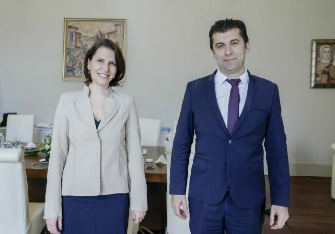 Europaministerin Karoline Edtstadler und der bulgarische Premier Kiril Petkov. Foto: BKA
