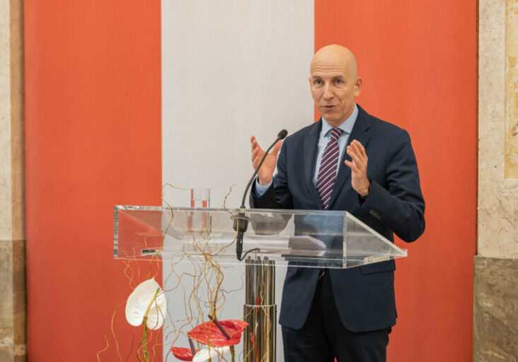 Trotz trüben Aussichten und einem sehr schwierigen Umfeld zeigt sich der Arbeitsmarkt in Österreich nach wie vor stabil und krisenresistent. Foto: BMAW/Holey