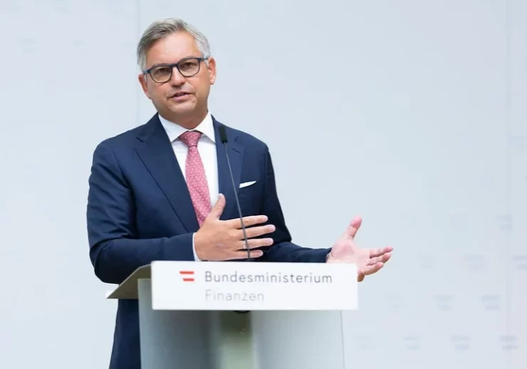 "1,7 Mio. Steuerzahlerinnen und Steuerzahler, die ohne weiteres Zutun eine Steuergutschrift erhalten“, so Finanzminister Magnus Brunner. Foto: BKA/Dunker