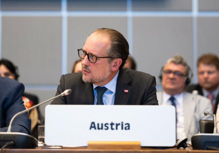 Außenminister Alexander Schallenberg hat nach der Eskalation des Na-Ost-Konflikts zwischen Israel und Palästina die Entwicklungszusammenarbeit mit Palästina gestoppt. Nun soll die Situation evaluiert werden und danach entschieden, wie man weiter verfährt. Foto: BMEIA / Gruber