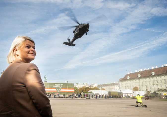 Mit 560 Millionen Euro wird die Panzerflotte Österreichs künftig von Verteidigungsministerin Klaudia Tanner modernisiert. Foto: ÖBH