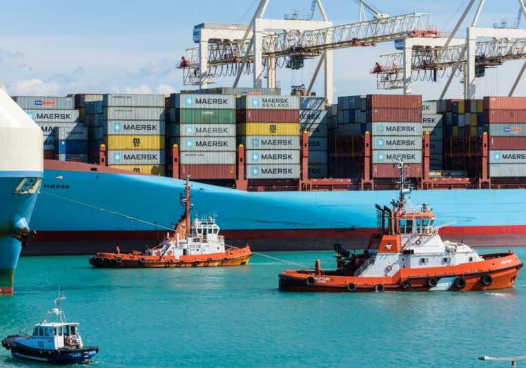 Koper in Slowenien ist der für Österreich wichtigste Hafen. Finanzminister Magnus Brunner besuchte seinen slowenischen Ressortkollegen Klemen Boštjančič in Laibach zu Arbeitsgesprächen über EU-Schuldenregeln, die Vertiefung der politischen und wirtschaftlichen Beziehungen und die Energieversorgung. Foto: pixelio/Horst Schröder