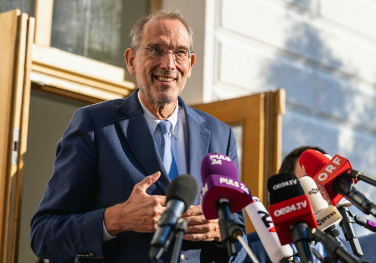 Heinz Faßmann, Präsident der Akademie der Wissenschaft, zeigt sich erfreut über den Wechsel von Forscherinnen und Forscher aus den USA nach Österreich. Foto: BKA/Florian Schrötter