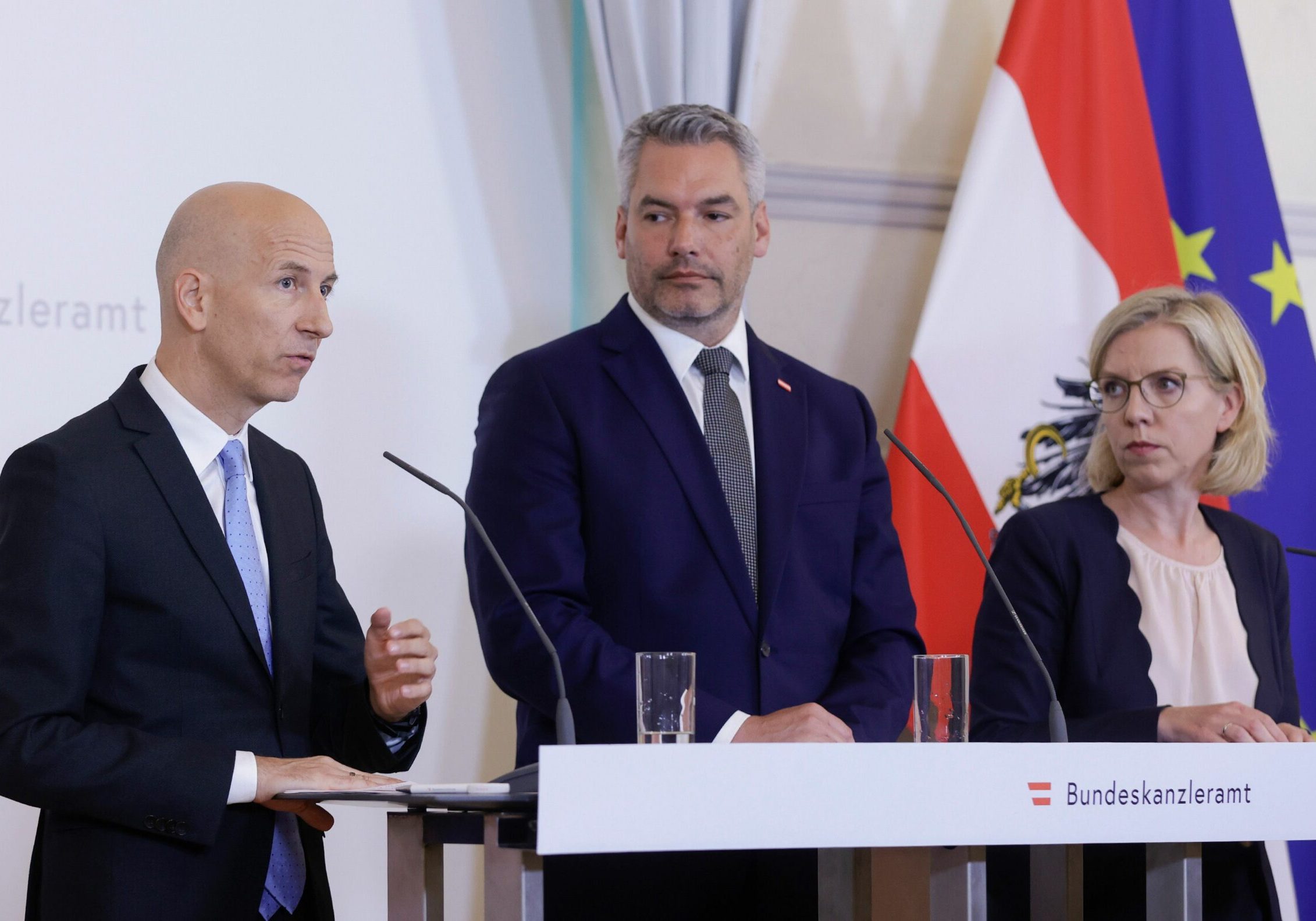 Gegen die "Angstmache" Russlands will die Regierung mit Informationen gegenhalten. Der Gasfluss aus Russland läuft nach wie vor. Foto: BKA/Regina Aigner