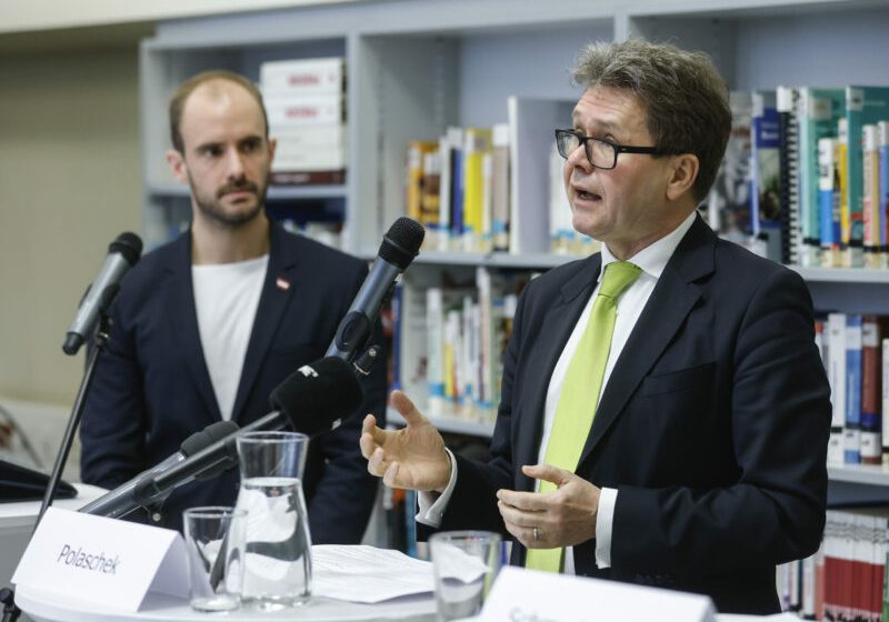 KI und Digitalisierung machen den Unterschied: DieSchule 2023 ist nicht mehr mit jener von 2019 zu vergleichen. Bildungsminister Martin Polaschek und Digitalisierung-Staatssekretär präsentierten ein KI-Paket für die Schulen. Foto: BKA/Regina Aigner