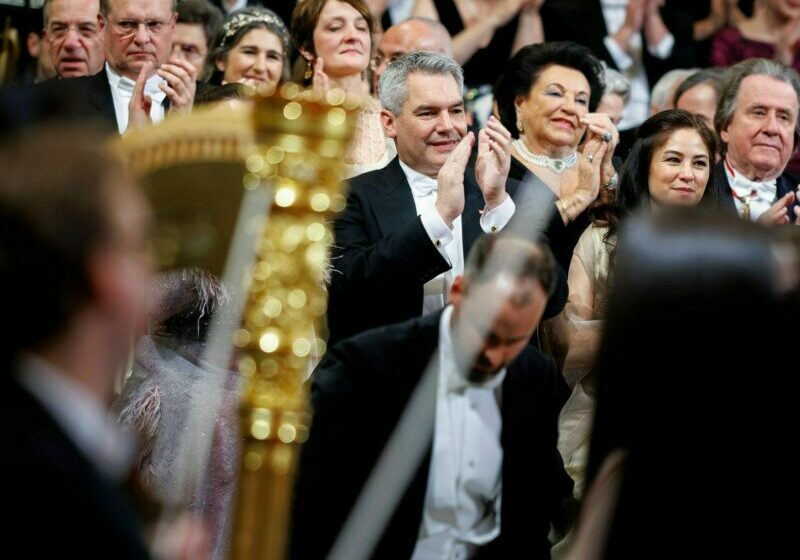Am 18. Jänner 2024 besuchte Bundeskanzler Karl Nehammer den Ball der Wiener Philharmoniker.