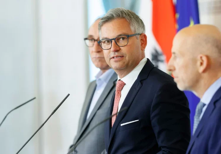 Betriebsübergaben sollen wesentlich vereinfacht werden. Finanzminister Brunner kündigte am Mittwoch eine entsprechende Initiative an. Foto: BKA/Andy Wenzel
