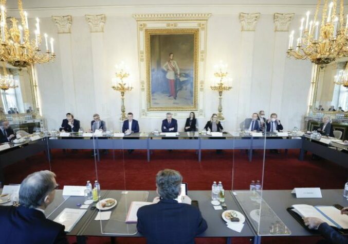 Austausch über die Auswirkungen der Wirtschaftssanktionen gegen Russland mit Wirtschaftstreibenden im Bundeskanzleramt. Foto: BKA / Andy Wenzl