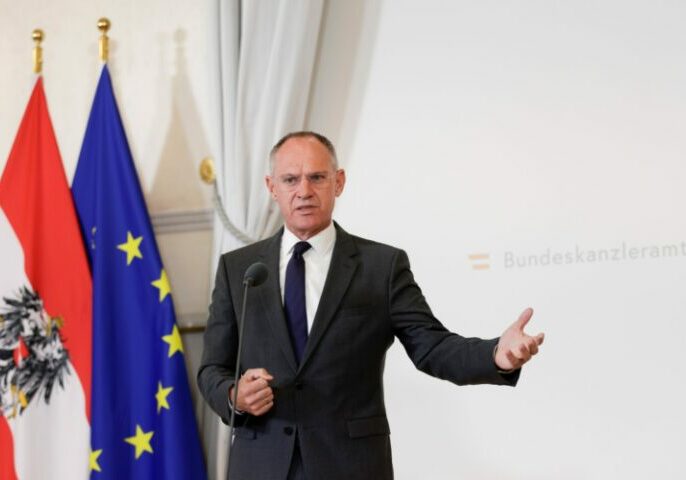 Dank internationaler Kooperation und mehr Kontrollen konnte 2022 die Zahl der festgenommenen Schlepper auf 687 erhöht werden. Innenminister Gerhard Karner will den Kampf gegen die illegale Migration weiter konsequent fortsetzen. Foto: BKA / Andy Wenzel
