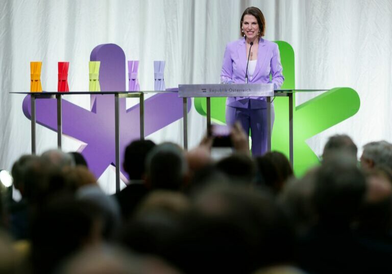 Am 9. Mai 2023 überreichte Bundesministerin Karoline Edtstadler (im Bild) den Europa-Staatspreis 2023 in 5 Kategorien. Foto: Andy Wenzel/BKA