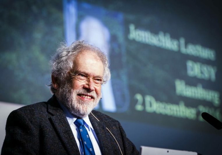 Der österreichische Quantenphysiker und Professor Anton Zeilinger erhält im Dezember den Nobelpreis für Physik als Teil eines Dreier-Teams. Wissenschaftsminister Martin Polaschek gratuliert und betont, dass Zeilinger ein Aushängeschild für die österreichische Wissenschaft ist. Foto: Imago/Lars Berg