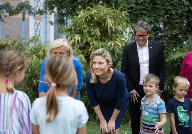 Angebot für Kinder wird ausgebaut: Sunsanne Raab und Martin Polaschek. Foto: Alexander Zillbauer