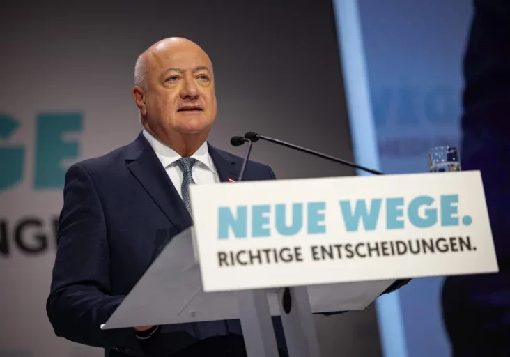 Bekräftigt in seiner Rede am ÖVP-Parteitag den klaren proeuropäischen Kurs. Bundeskanzler Christian Stocker. Foto: ÖVP/Jakob Glaser