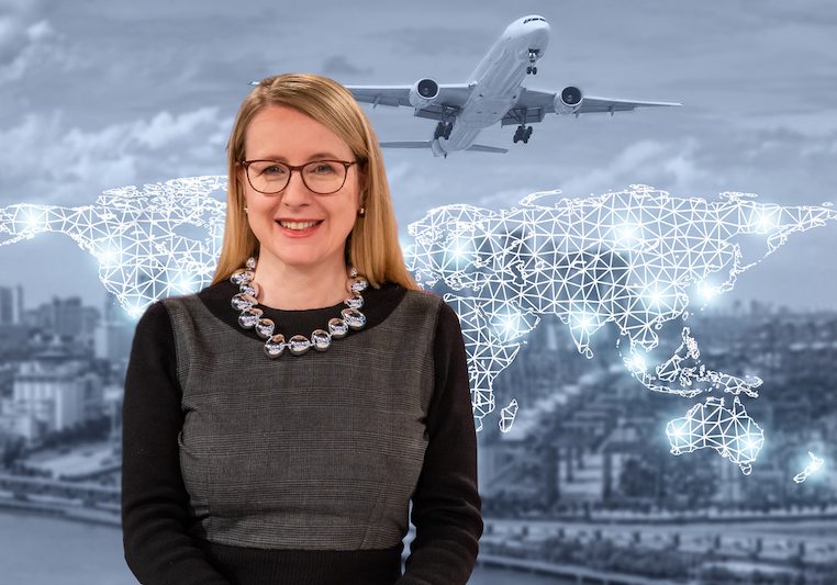 Wirtschaftsministerin Schramböck sieht österreichs Außenhandel im Aufwind. Foto: BMDW/Monika Fellner / iStock Prasit Rodphan