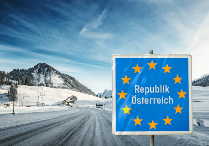 Österreich bietet Gästen Sicherheit. Deutsche Reisewarnung gilt für Ungeimpfte. Foto: iStock/ marima-design