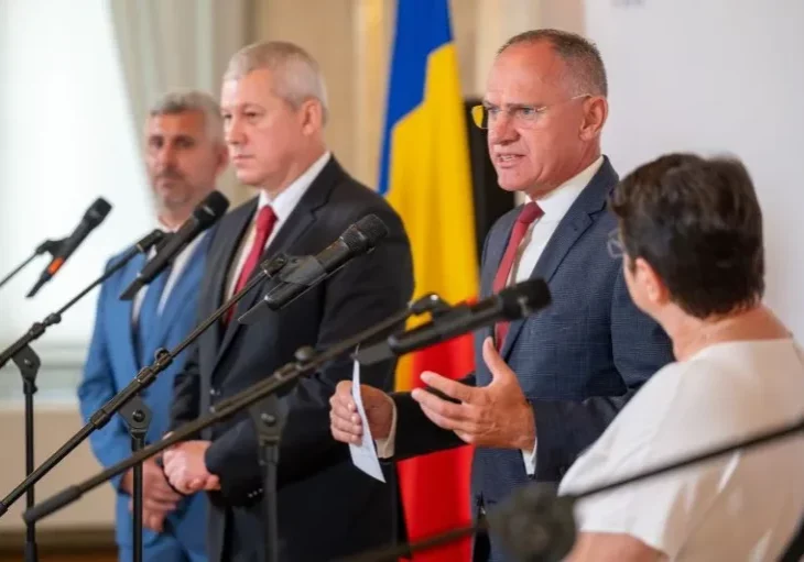Kooperation gegen die Schleppermafia, einig über Asylverfahren in EU: Die Innenminister Rumäniens und Österreichs, Cătălin Predoiu und Gerard Karner. Foto: BMI, Jürgen Makowecz