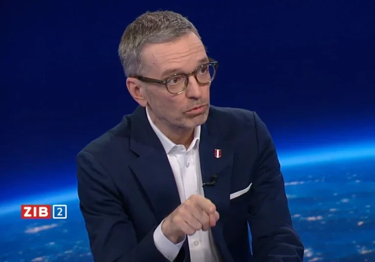 Der ZIB2-Auftritt von FPÖ-Chef Herbert Kickl wird von ÖVP-Generalsekretär Nico Marchetti scharf kritisiert. Foto: Screenshot orf.at/Zur-Sache