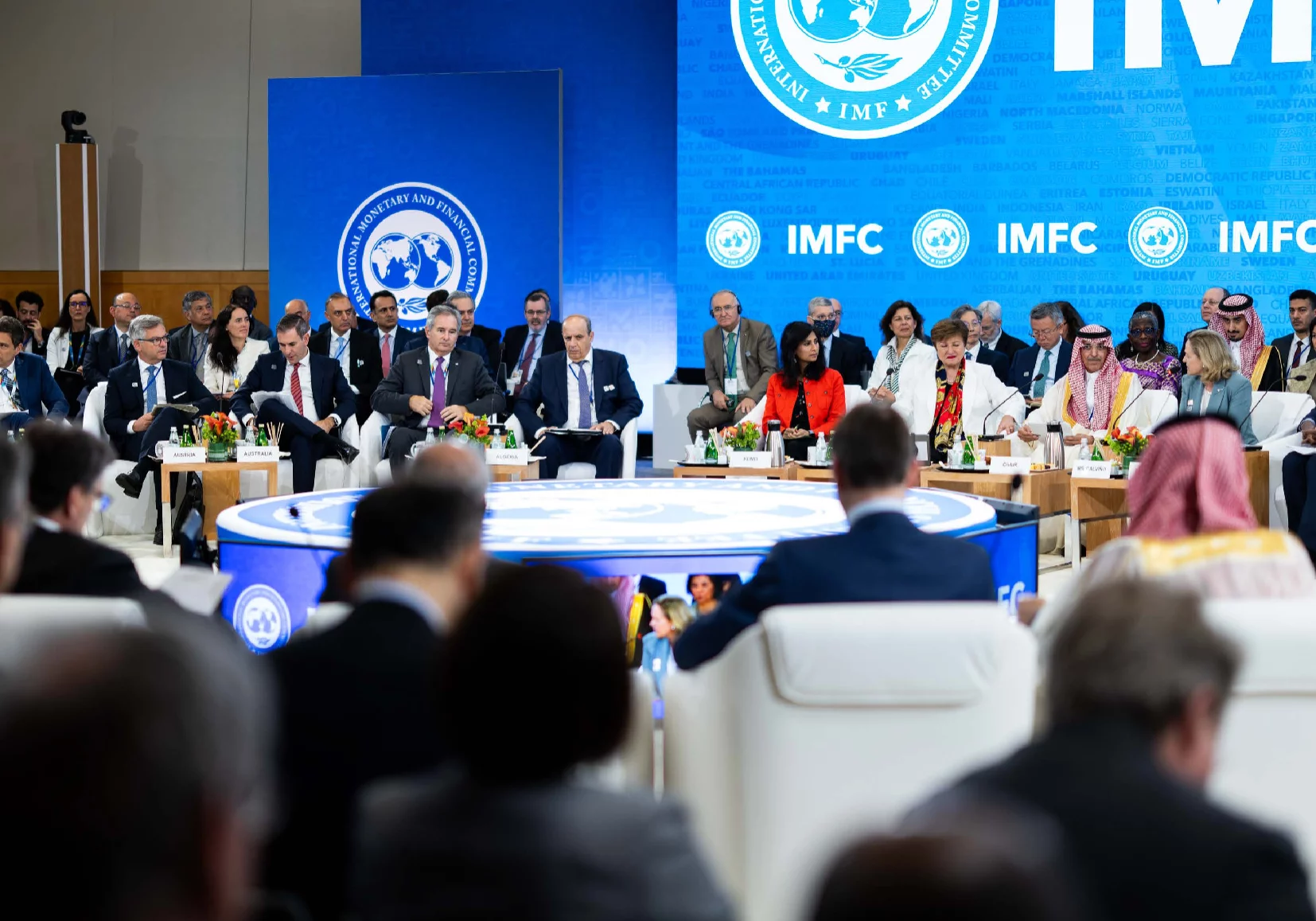 Finanzminister Magnus Brunner bei internationaler Tagung von IWF und Weltbank: Kooperation und Konjunktur im Fokus der Beratungen. Foto: BMF