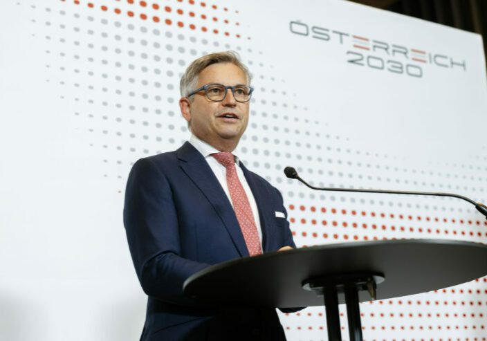 In den Zukunftsraum-Dialogen wird intensiv über die von Kanzler Nehammer angesprochenen Zukunftsthemen diskutiert. Der erste Dialog beschäftigt sich mit dem Zukunftsraum "Stadt und Land". Zentral dabei ist laut Finanzminister Magnus Brunner das Thema Eigentum. Foto: ÖVP