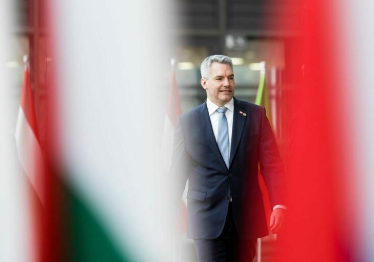 Zur Teilnahme an EU-Gipfeln sucht Bundeskanzler Karl Nehammer den direkten Kontakt zu europäischen Regierungschefs. Diese Woche reist Nehammer zu bilateralen Besuchen nach Schweden und nach Dänemark. Foto: BKA/Christopher Dunker.