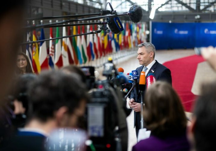Im Kampf gegen illegale Schlepper müssen den Worten des Europäischen Rates nun konkrete Taten der Europäischen Kommission folgen: Bundeskanzler Karl Nehammer. Foto: Christoph Dunker