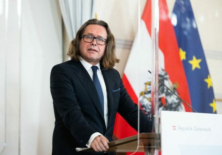 Bildungsminister Martin Polaschek unterstützt die Schulen mit einem Sofortmaßnahmenpaket. Foto: BKA / Christopher Dunker