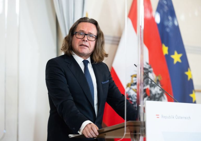 Bildungsminister Martin Polaschek unterstützt die Schulen mit einem Sofortmaßnahmenpaket. Foto: BKA / Christopher Dunker