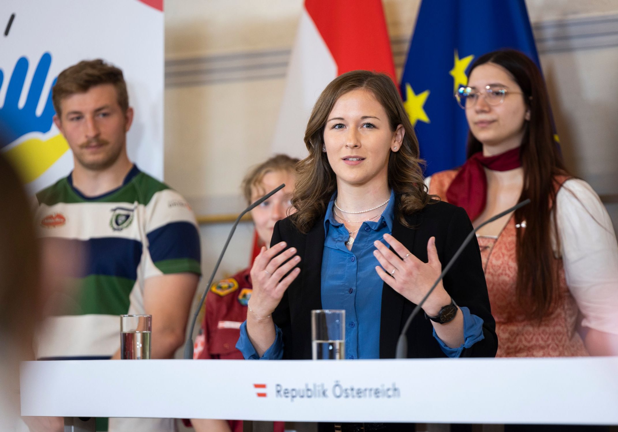 Am 12. Mai 2022 fand eine Pressekonferenz mit Bundesministerin Susanne Raab, Bundesminister Martin Polaschek und Staatssekretärin Claudia Plakolm (im Bild) zum Buddy-Programm für ukrainische junge Vertriebene statt. Foto: Christopher Dunker