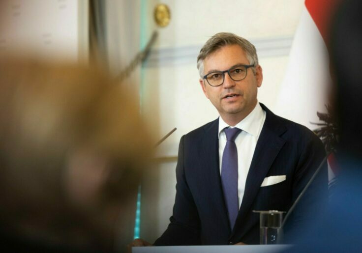 Die OECD stellt Österreich in einer Analyse der Energiehilfen ein gutes Zeugnis aus. Finanzminister Magnus Brunner vertrat Österreich bei der OECD Konferenz in Paris. Foto: BKA