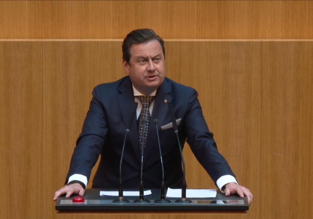 Die Medien in eine digitale Zukunft zu begleiten war immer das Ziel der Bundesregierung. Mit den am Donnerstag beschlossenen Gesetzen setzte der Nationalrat einen weiteren Schritt in die Zukunft. Foto: Screenshot Zur-Sache / Parlament