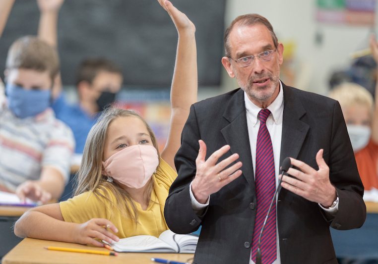 Bildungsminister Heinz Faßmann: Schulärzte können beraten und impfen. Foto: Parlamentsdirektion / Thomas Jantzen / iStock FatCamera