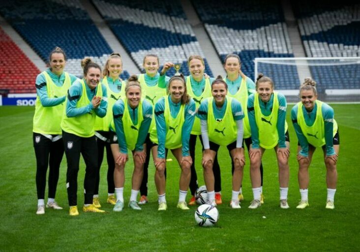 Das Frauen-Nationalteam vor dem Qualifikationsspiel gegen Schottland am Donnerstag in Glasgow. Foto: ÖFB/Paul Gruber