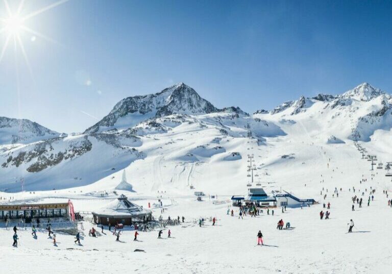 Der Wintertourismus bleibt auch in der Saison 2024/25 eine stabile Säule. Foto: Andre Schönherr TVB Stubai Tirol