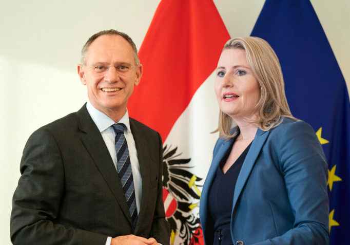 Mehr Mittel für Gewaltschutz: Innenminister Gerhard Karner, Frauenministerin Susanne Raab; Foto: BMI Karl Schober / BKA Florian Schrötter