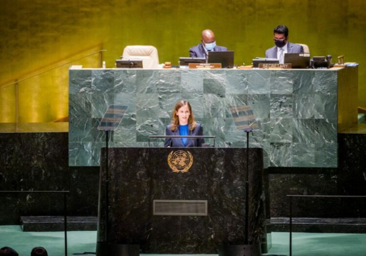 Am 6. Juni 2022 reiste Staatssekretärin Claudia Plakolm nach New York. Im Bild bei der Rede zum Thema Jugendkriminalität vor der UNO-Generalversammlung. Foto: BKA/ Arno Melicharek