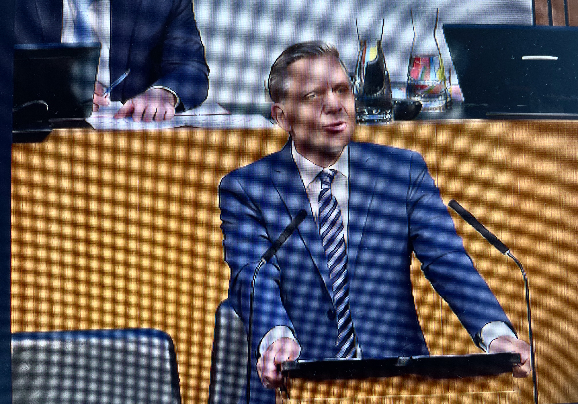 Reformen werden Betrauen in die Wirtschaftskammer wieder herstellen, denn es braucht eine starke Interessenvertretung und Sozialpartnerschaft: Wirtschaftsminister Wolfgang Hattmannsdorfer in der Aktuellen Stunde des Nationalrats. Foto: Screenshot Parlament.gv.at