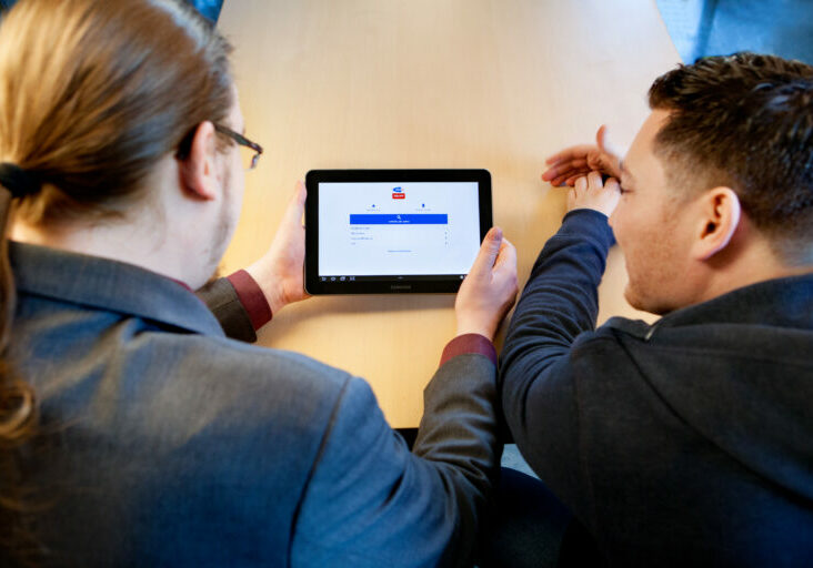 Die Arbeitslosigkeit ist weiter gesunken. Foto: AMS, Fotostudio B&G