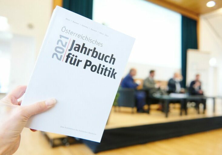Jahrbuch für Politik 2021, Foto: Politische Akademie