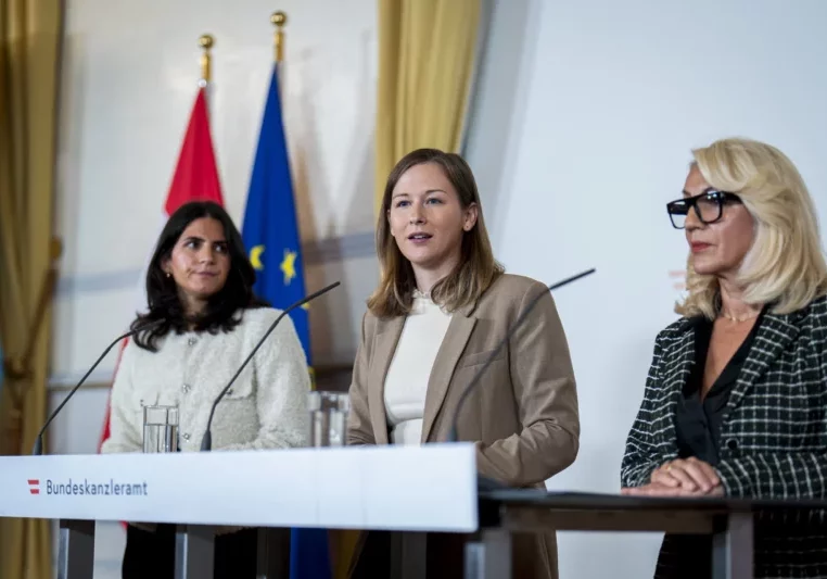 Integrationsministerin Claudia Plakolm stattet das Kinderkopftuchverbot zusätzlich mit Begleitmaßnahmen aus. Foto: BKA/Florian Schrötter