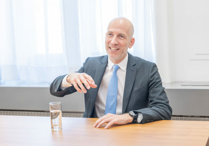 Arbeits- und Wirtschaftsminister Martin Kocher im Gespräch mit Zur-Sache. Foto: BMAW