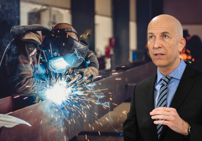 Klein- und Mittelbetriebe tragen die Wirtschaft, zeigt der KMU-Bericht des Arbeits- und Wirtschaftsministeriums mit Ressortchef Martin Kocher. Foto: BKA / Florian Schrötter / iStock Kerkez