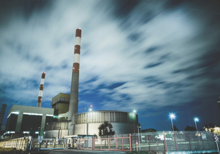 Unternehmen, die Energie wirksam einsetzen, erhalten Kredit-Garantie für ihre Investitionen. Bild: Kraftwerk Simmering Foto: Wien Energie / Ian Ehm