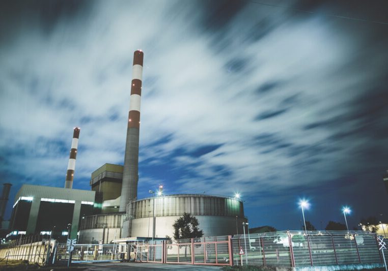 Unternehmen, die Energie wirksam einsetzen, erhalten Kredit-Garantie für ihre Investitionen. Bild: Kraftwerk Simmering Foto: Wien Energie / Ian Ehm