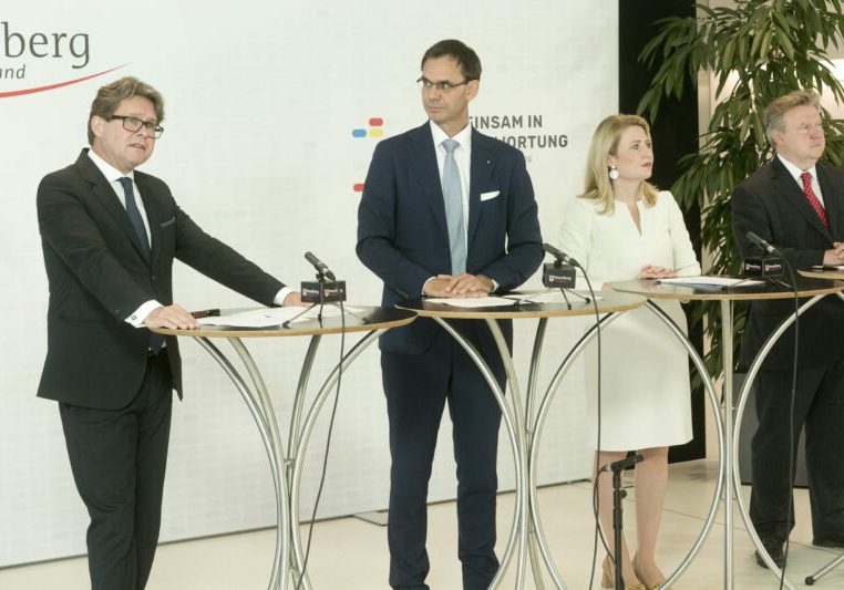 Bildungsminister Martin Polaschek, LH Markus Wallner, Familienministerin Susanne Raab und Bürgermeister Michael Ludwig erläutern nach der LH-Konferenz in Bregenz die neue Vereinbarung von Bund und Ländern. Foto: Landespressestelle Vorarlberg/Mathis