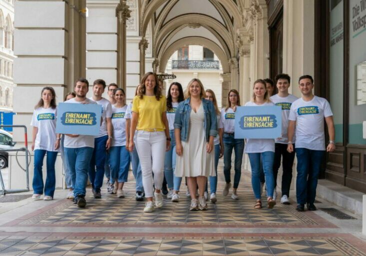 Am Montag startete die Sommertour der Jungen ÖVP mit Staatssekretärin und JVP-Obfrau Claudia Plakolm unter dem Motto: Ehrenamt ist Ehrensache. Damit soll ein starker Fokus auf die zahllosen Ehrenamtlichen in Österreich gelegt werden. Foto: JVP / Schandl