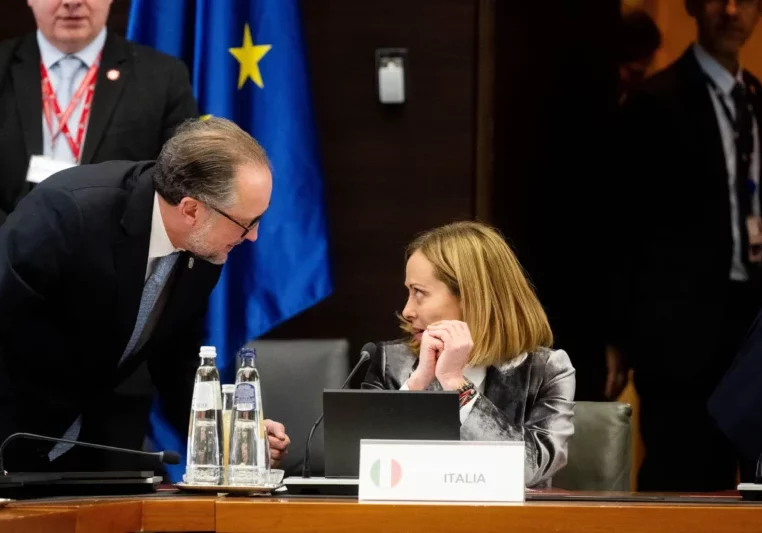 Trafen sich vergangene Woche bei der "informellen Klausur" der EU-Staats- und Regierungschefs in Brüssel und am Montag bilateral in Rom. Bundeskanzler Alexander Schallenberg und Italiens Regierungschefin Giorgio Meloni. Foto: BKA/Michael Gruber