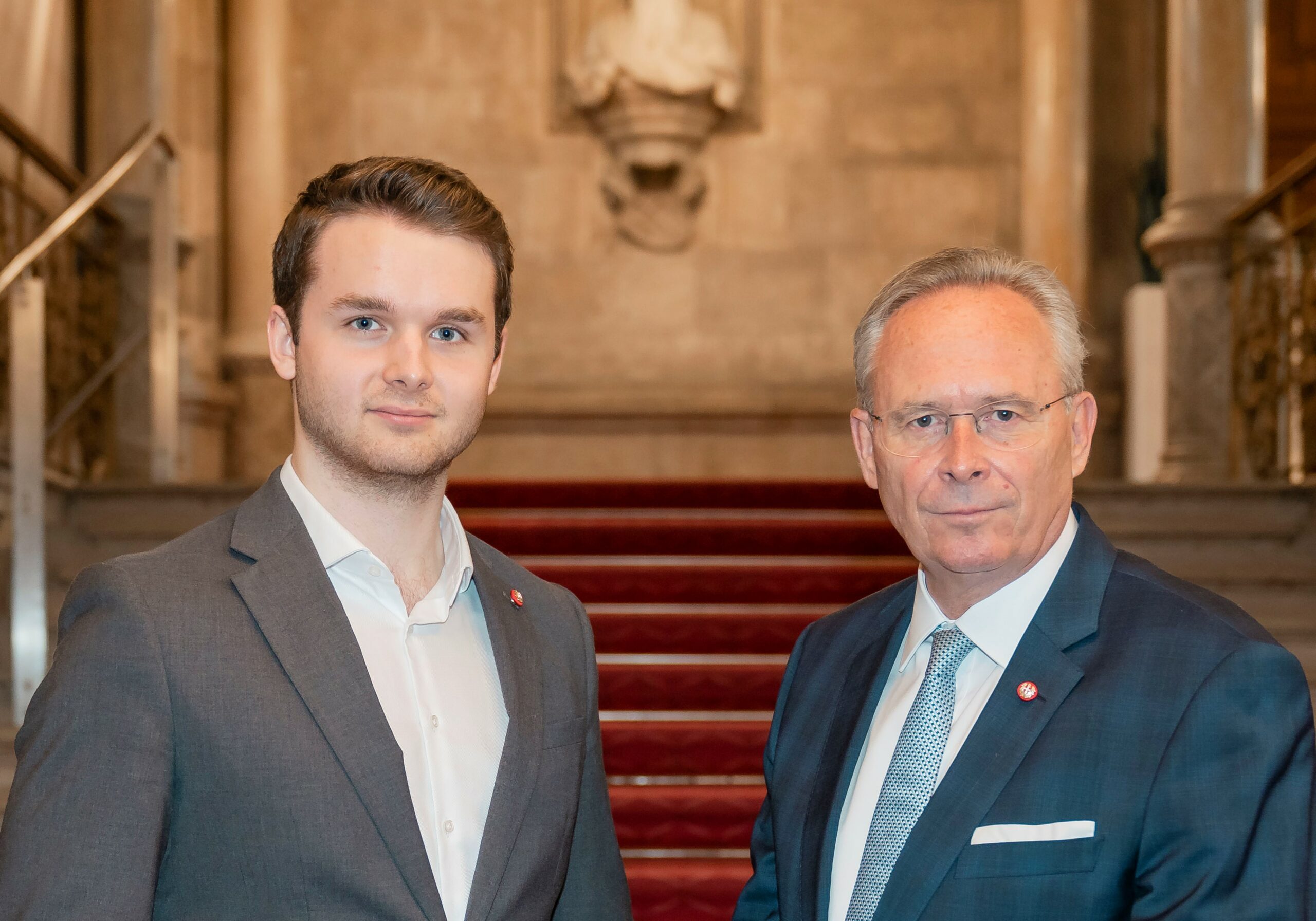 Wegen eines verabsäumten Landtagsbeschlusses könnte Wien 4 Millionen Euro des Bundes für seine Kindergärten verlieren, kritisieren namens der ÖVP Wien ihr Bildungssprecher Harald Zierfuss (l.) und Landesparteiobmann StR Karl Mahrer (r.). Foto: VP-Wien