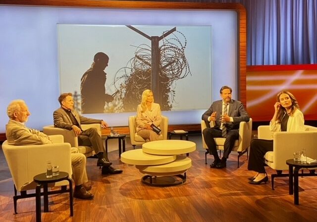 Am vergangenen Sonntag diskutierte der EU-Abgeordnete Lukas Mandl im ORF-Format "Im Zentrum" zum Thema "Grenzenlose Krise im Mittelmeer - wer löst das Asylchaos?" Foto: Screenshot